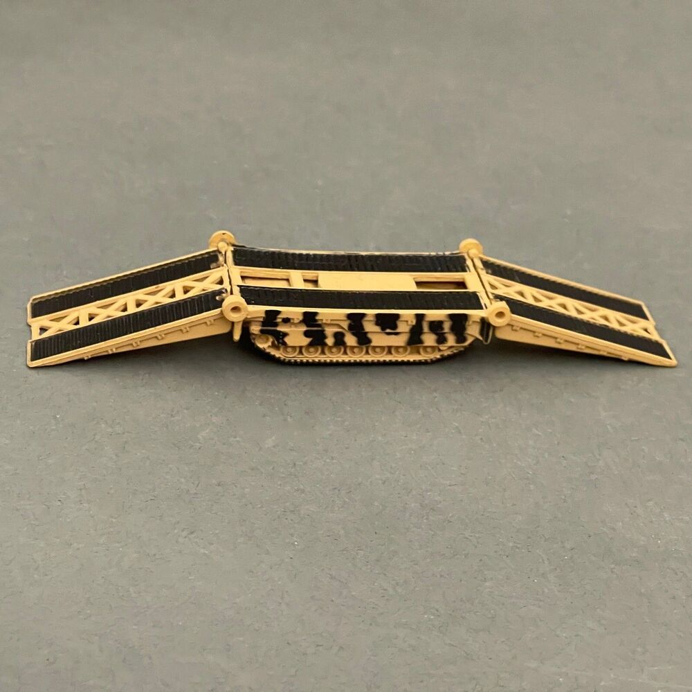1998 LGTI Galoob Mirco Machines Military Armor Vehicle Tank Landing Bridge